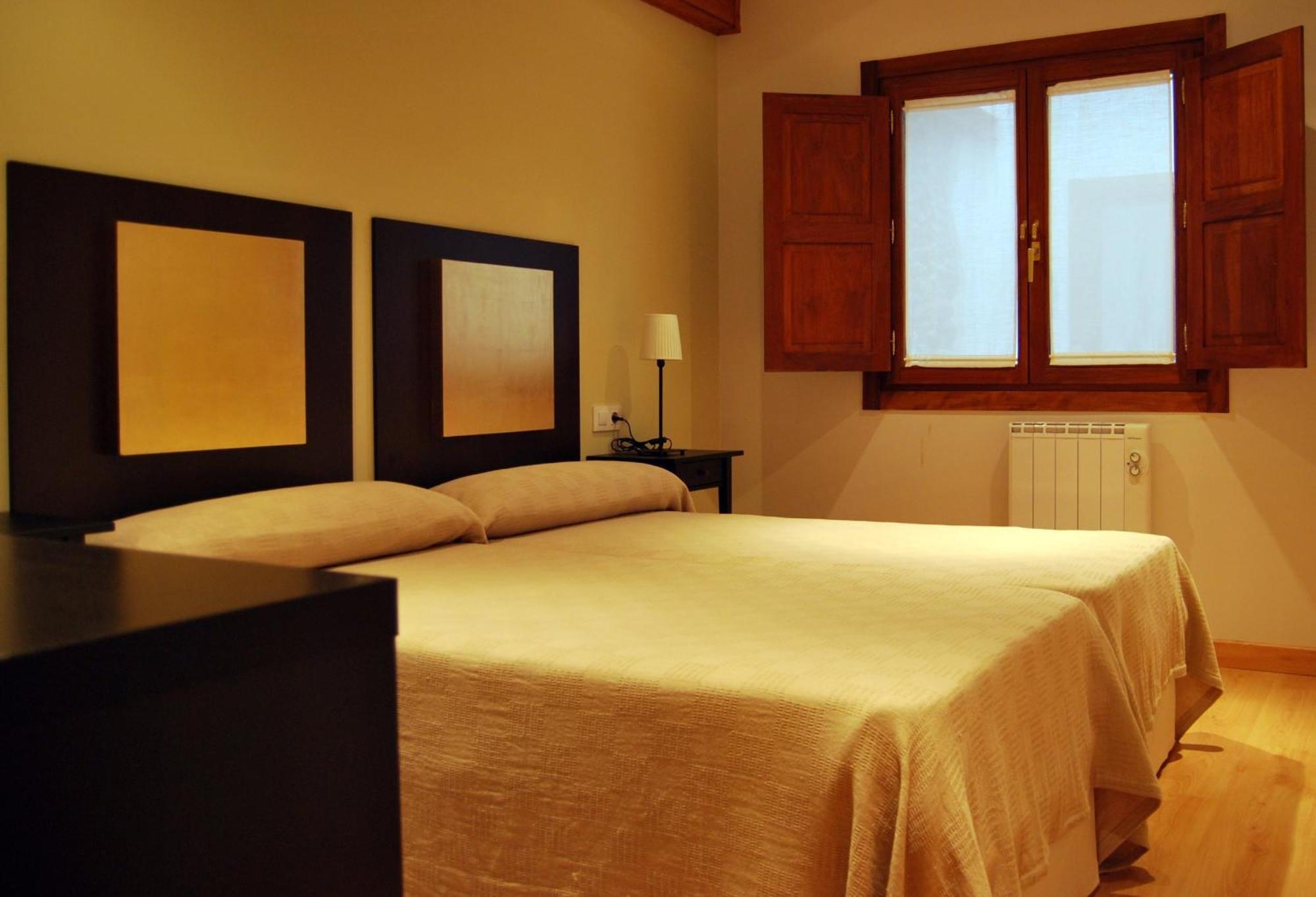 Apartamentos Plaza Mayor 라네스 외부 사진