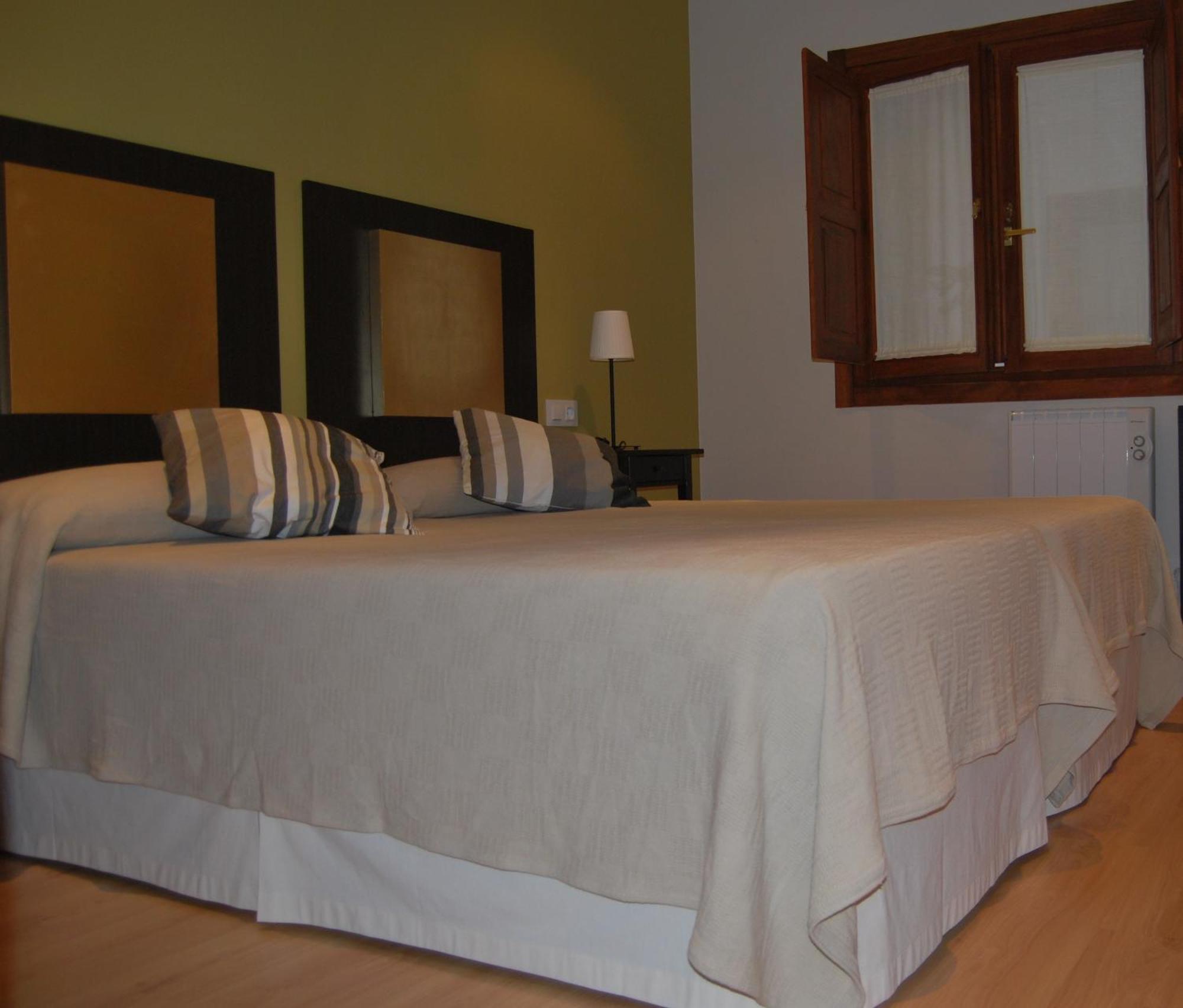 Apartamentos Plaza Mayor 라네스 외부 사진