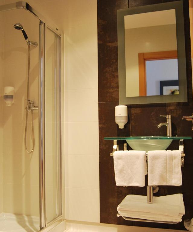 Apartamentos Plaza Mayor 라네스 외부 사진